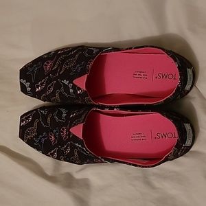 Glow in the dark dinosaur Toms